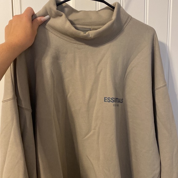 F.O.G Essentials Sweatshirt - Picture 4 of 4